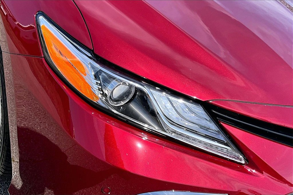 Used 2022 Toyota Camry XLE w/ Navigation Upgrade Package image 25