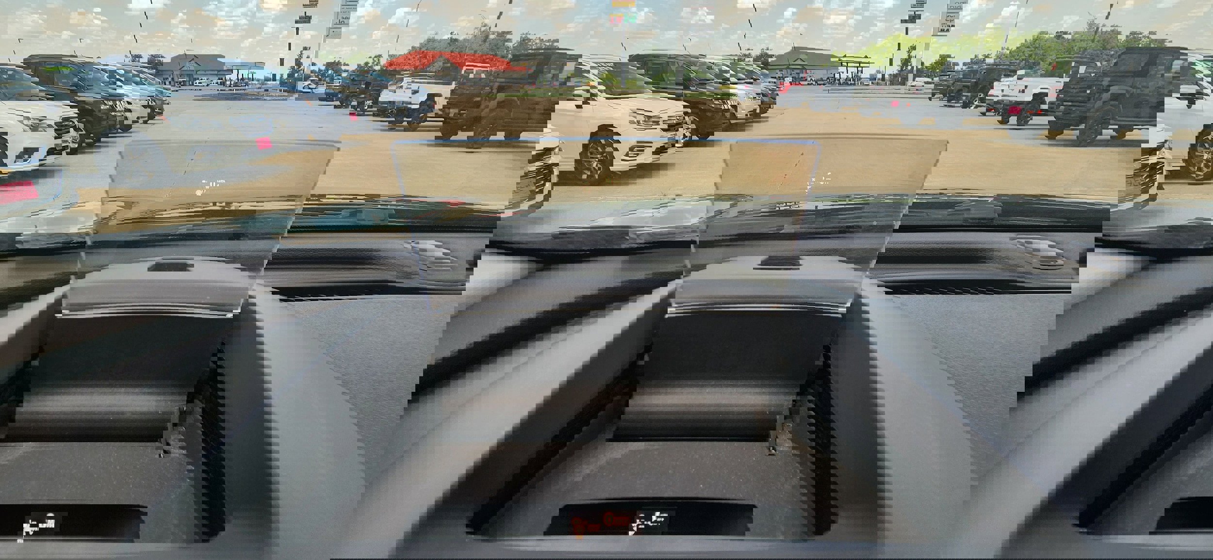 Used 2020 Buick Encore GX Essence w/ Experience Buick Package image 13