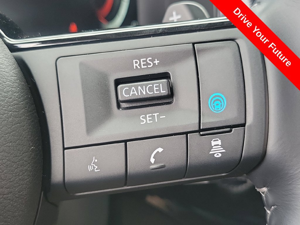 Used 2025 Nissan Pathfinder Platinum FWD image 6