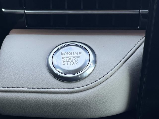 Used 2024 Lincoln Nautilus Reserve AWD/4WD image 32