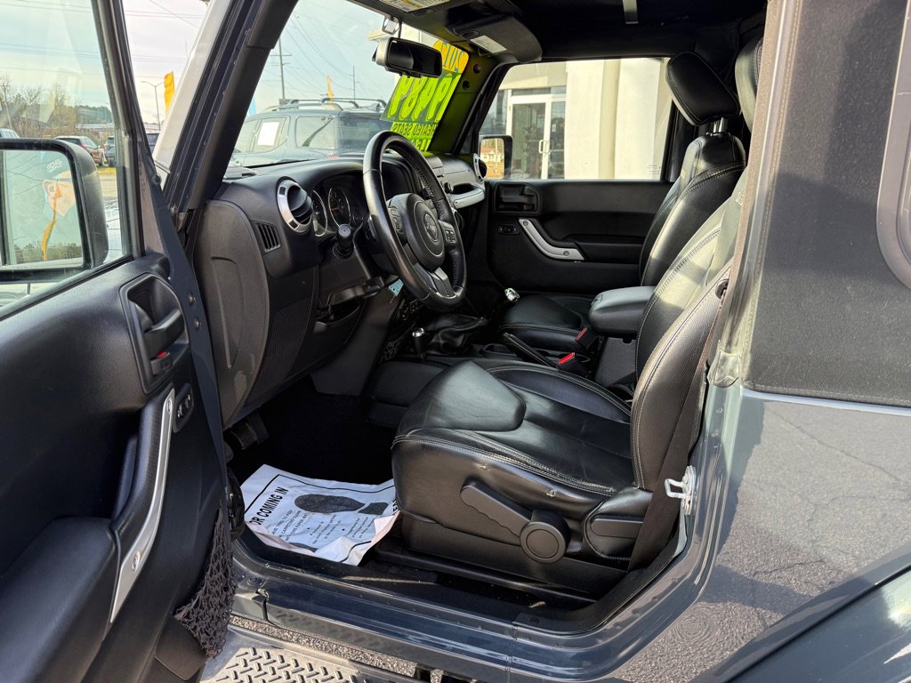 Used 2017 Jeep Wrangler Sahara image 10