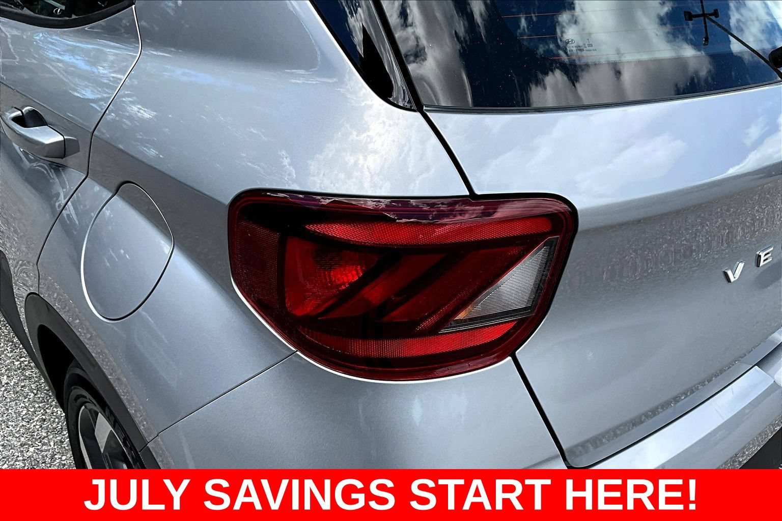 Used 2025 Hyundai Venue SEL FWD image 30