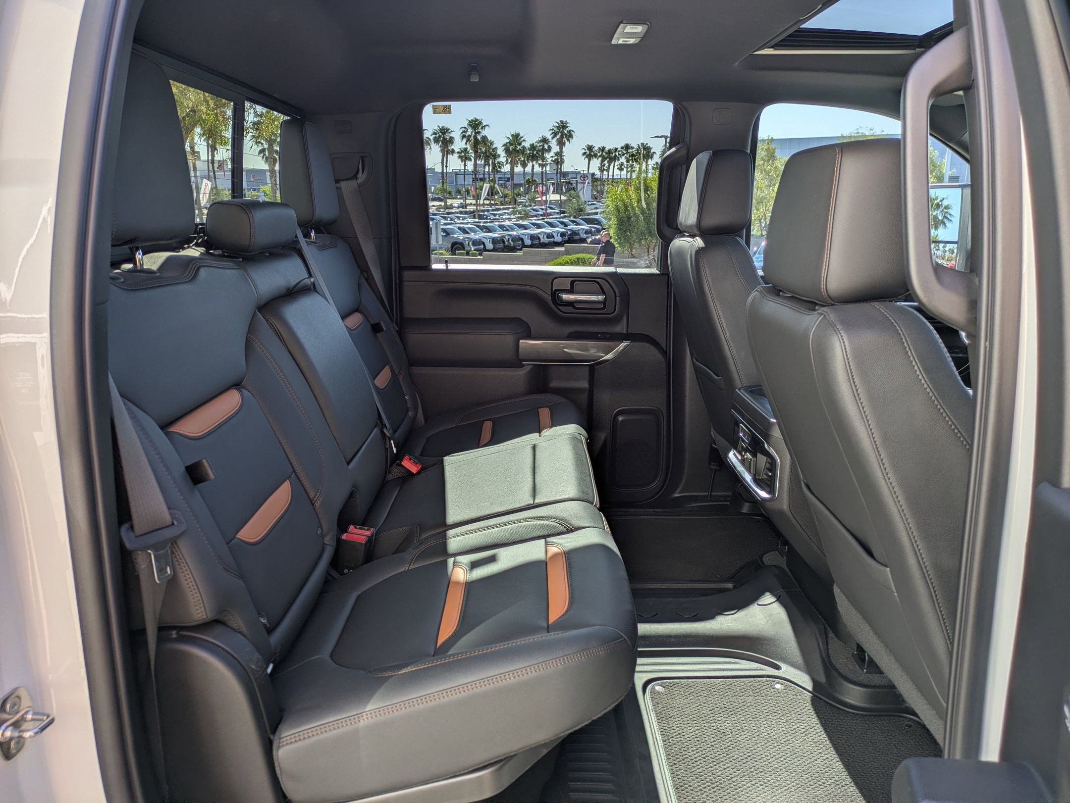 Used 2023 GMC Sierra 3500 AT4 w/ AT4 Preferred Package AWD/4WD image 28