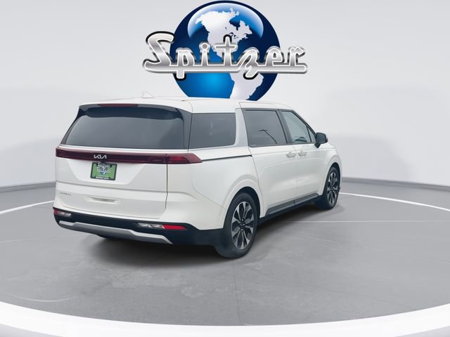 Used 2023 Kia Carnival EX image 9