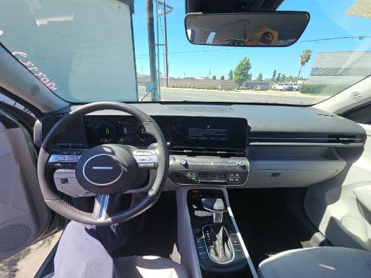 Used 2025 Hyundai Kona SEL image 4