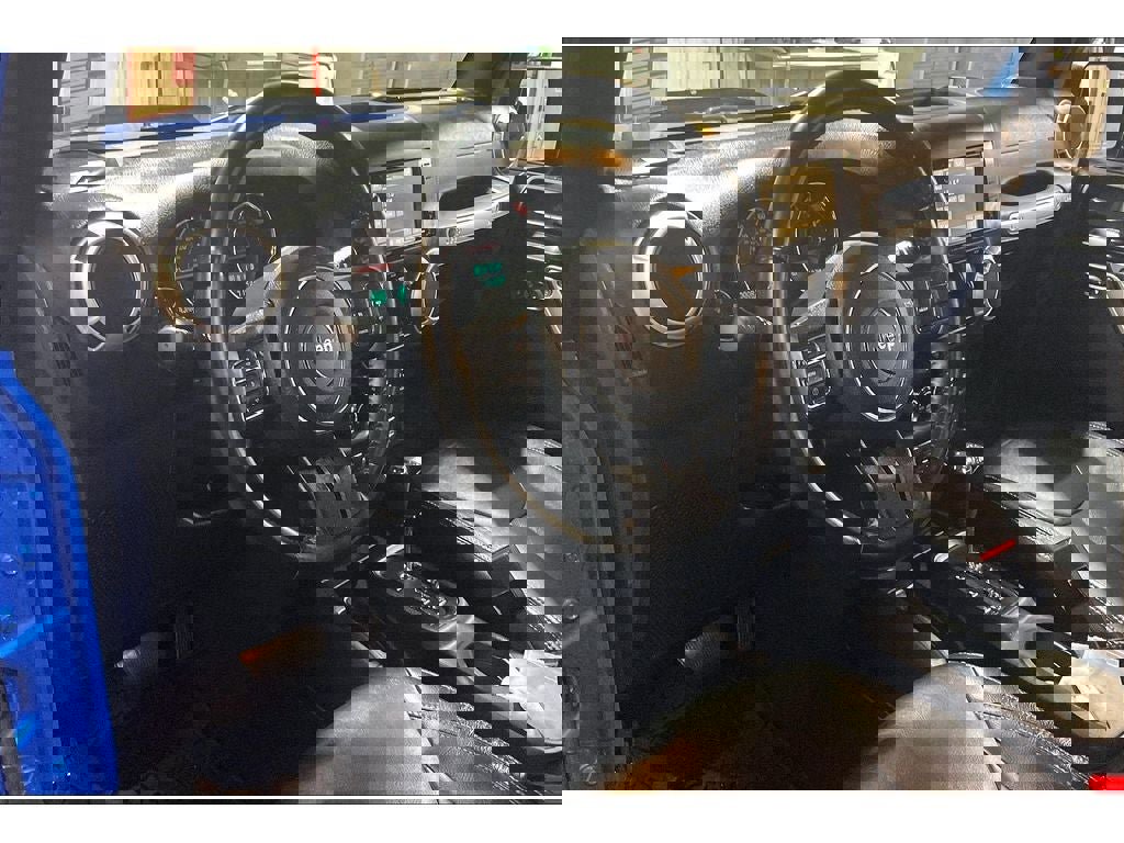 Used 2016 Jeep Wrangler Unlimited Sahara w/ Connectivity Group image 15