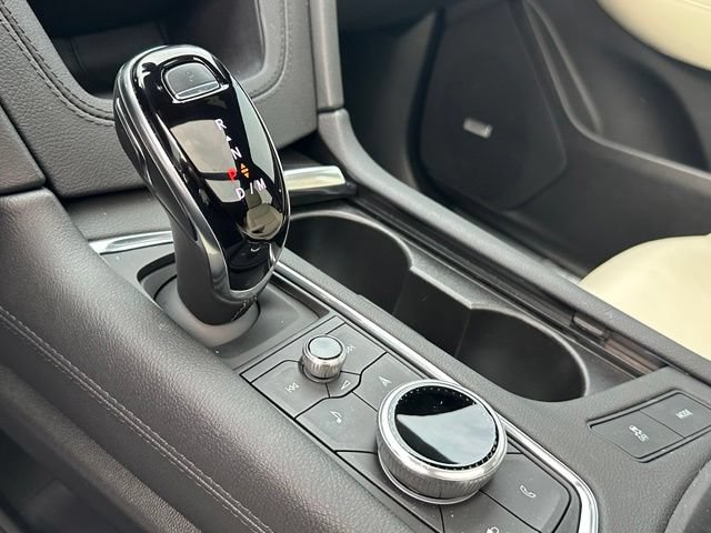 Used 2025 Cadillac XT5 Sportv w/ Technology Package AWD/4WD image 24