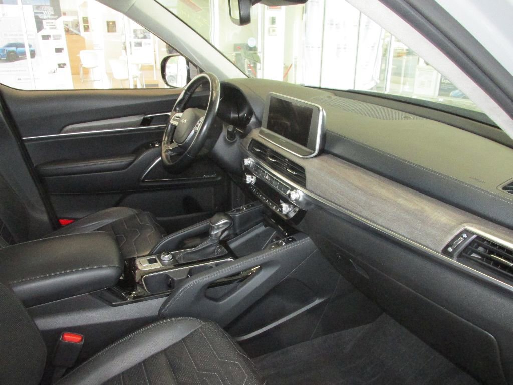 Used 2022 Kia Telluride SX w/ SX Prestige Package image 30