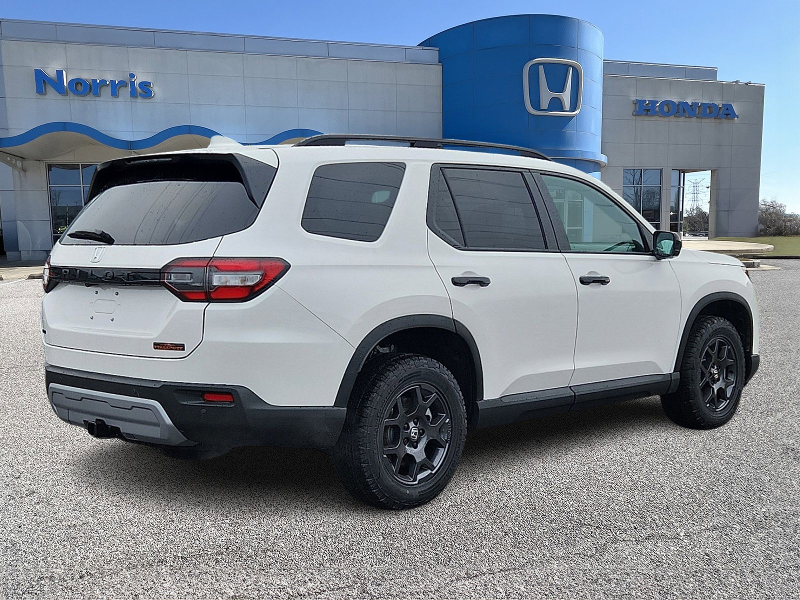 New 2025 Honda Pilot TrailSport image 4