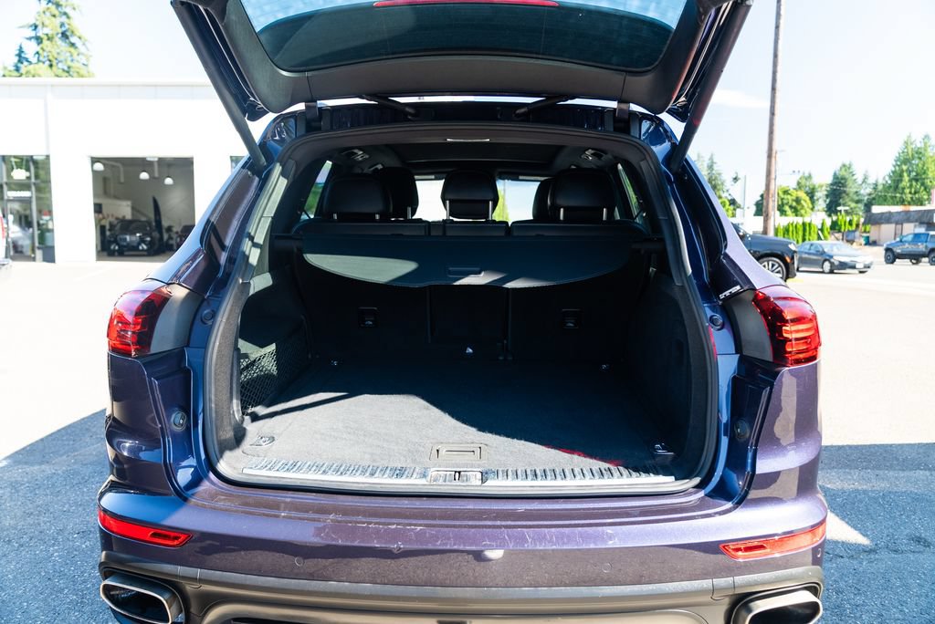 Used 2017 Porsche Cayenne AWD/4WD image 8