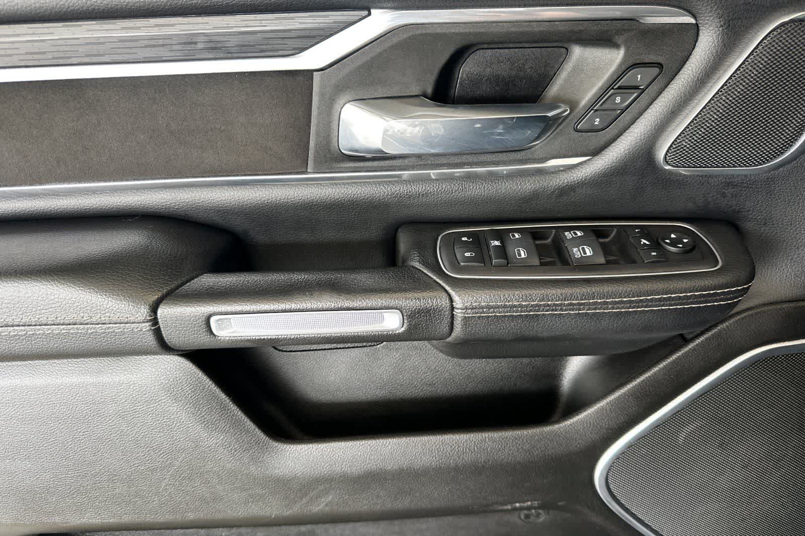 Used 2023 RAM 1500 Laramie AWD/4WD image 12