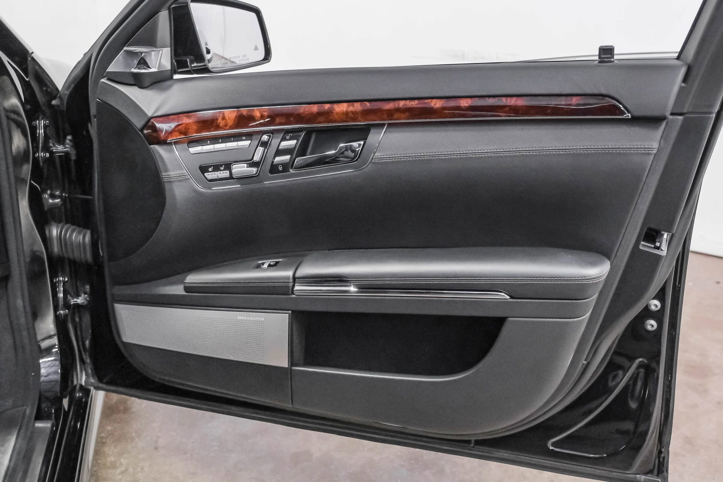 Used 2011 Mercedes-Benz S 63 AMG image 40