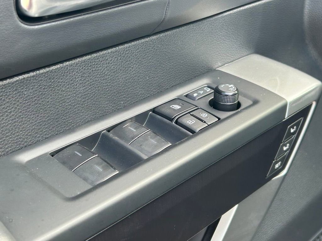 Used 2025 Toyota Tundra Platinum image 25