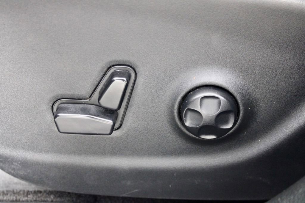 Used 2019 Jeep Cherokee Limited AWD/4WD image 18