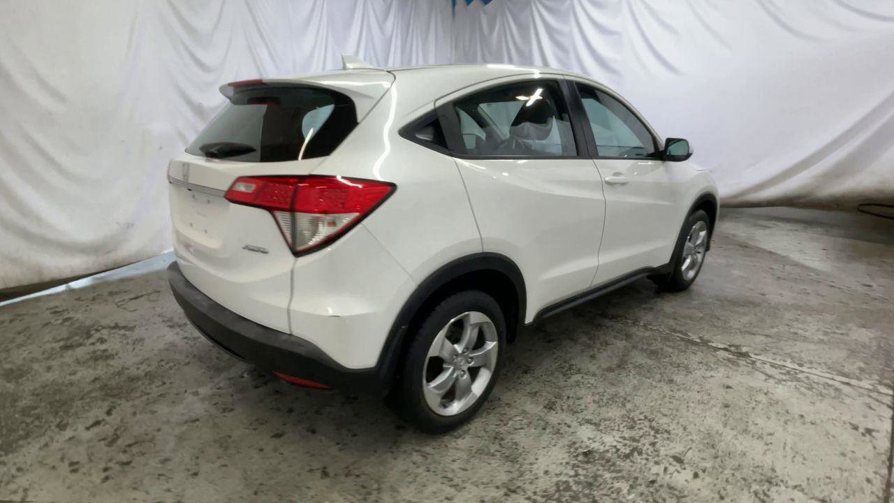Used 2021 Honda HR-V LX image 8
