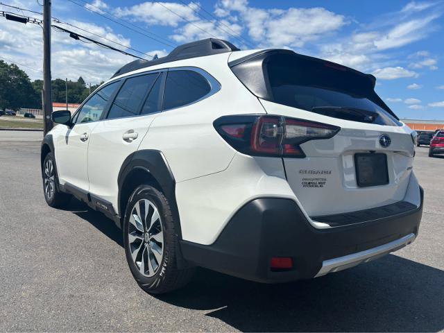 Used 2025 Subaru Outback Limited AWD/4WD image 5