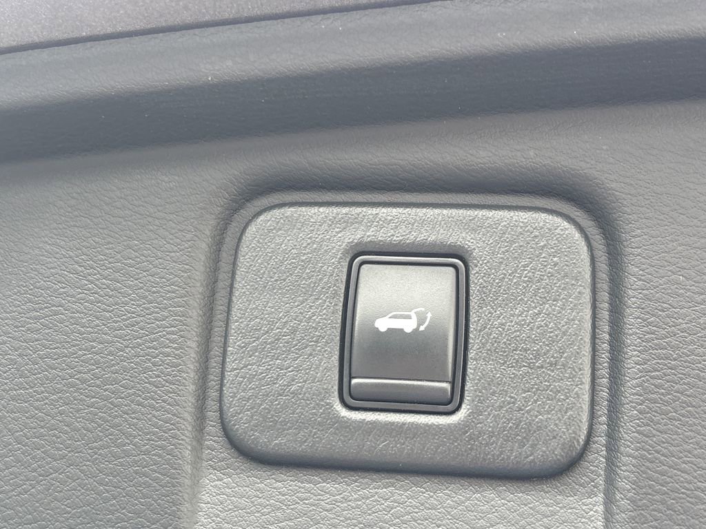 Used 2018 Nissan Murano Platinum w/ Cargo Package FWD image 34