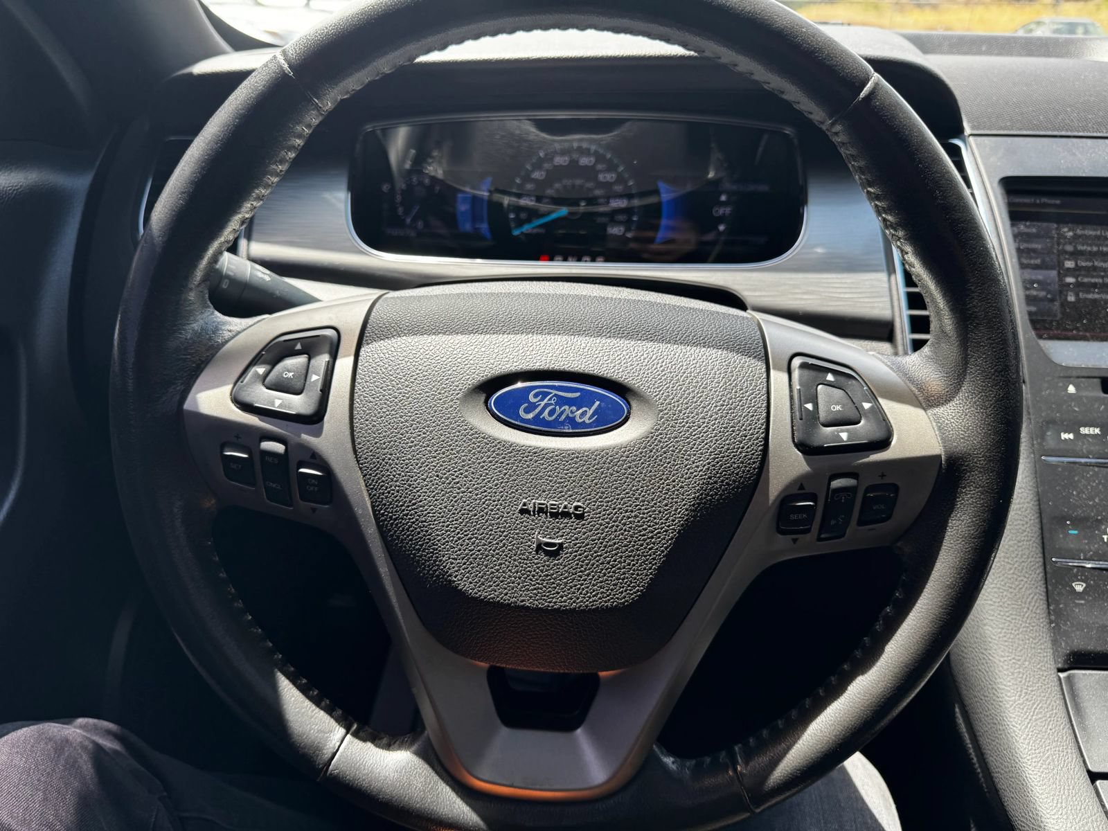 Used 2013 Ford Taurus SEL FWD image 11