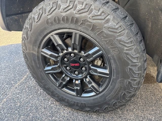 Used 2024 GMC Sierra 1500 AT4X AWD/4WD image 4