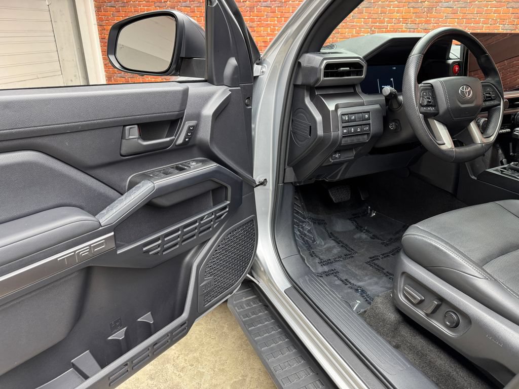 Used 2025 Toyota 4Runner TRD Off-Road Premium w/ Tow Technology Package AWD/4WD image 10
