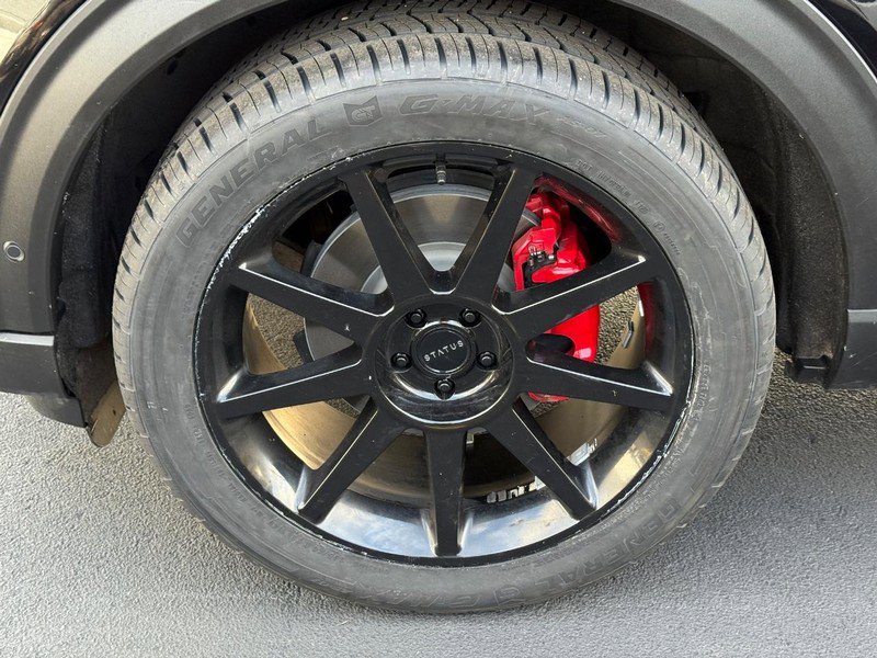 Certified 2020 Ford Explorer ST w/ ST Street Pack image 9