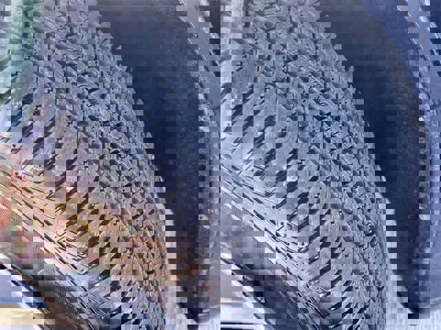 Used 2020 Chrysler Pacifica Touring-L w/ Tire & Wheel Group image 23