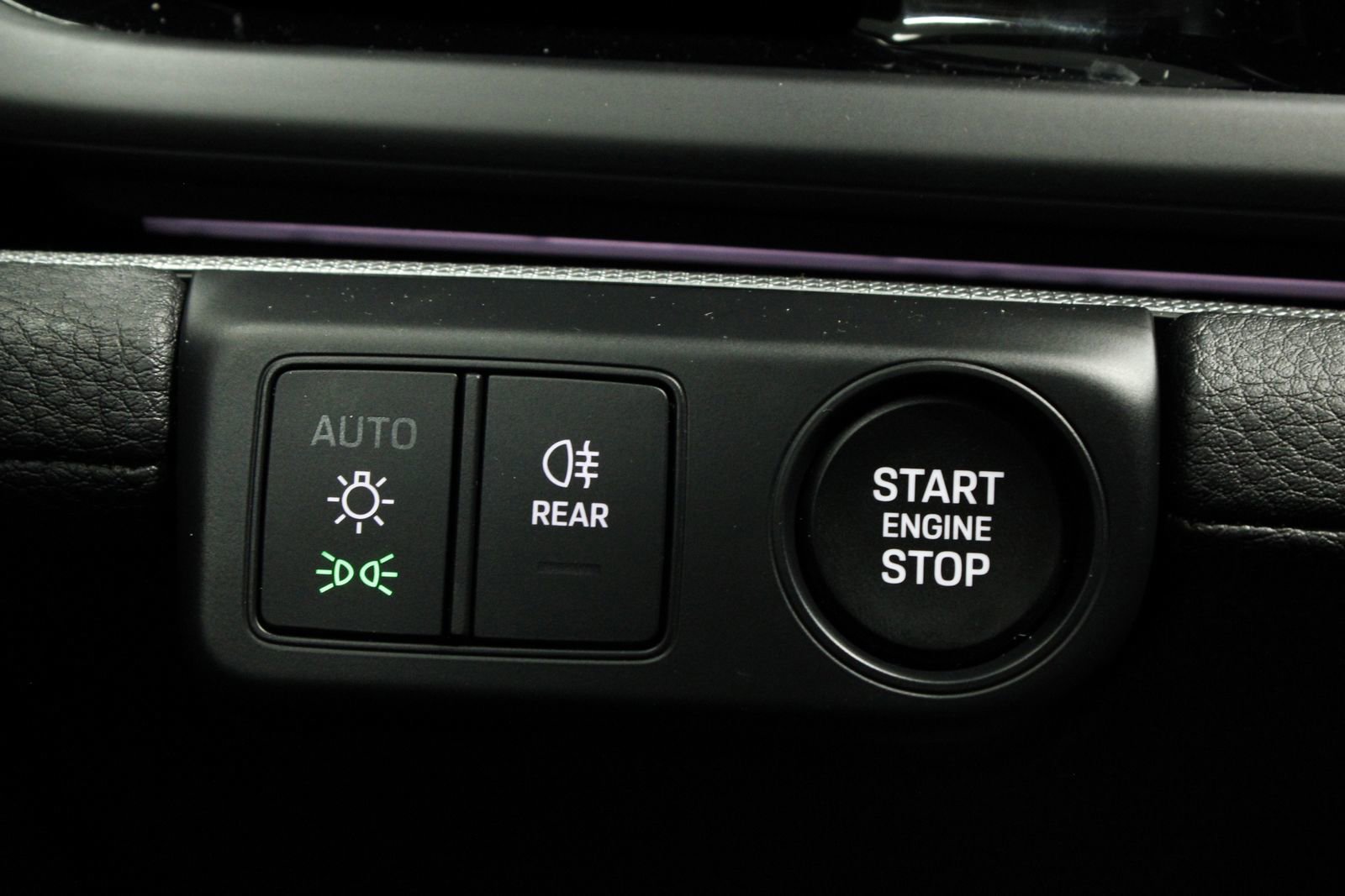 Certified 2025 Porsche Panamera 4 AWD/4WD image 36