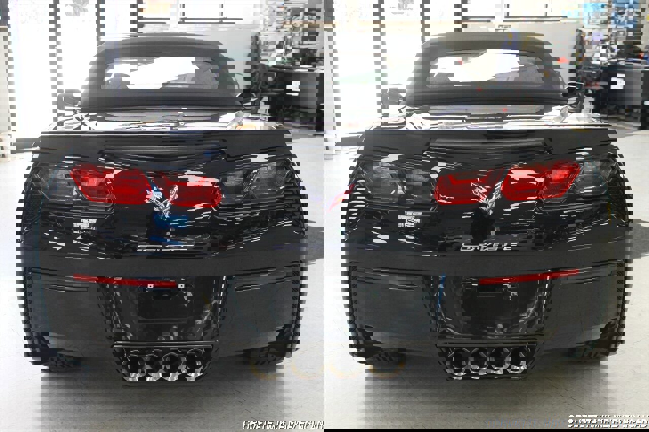 Used 2016 Chevrolet Corvette Stingray Convertible w/ 2LT Preferred Equipment Group RWD image 8