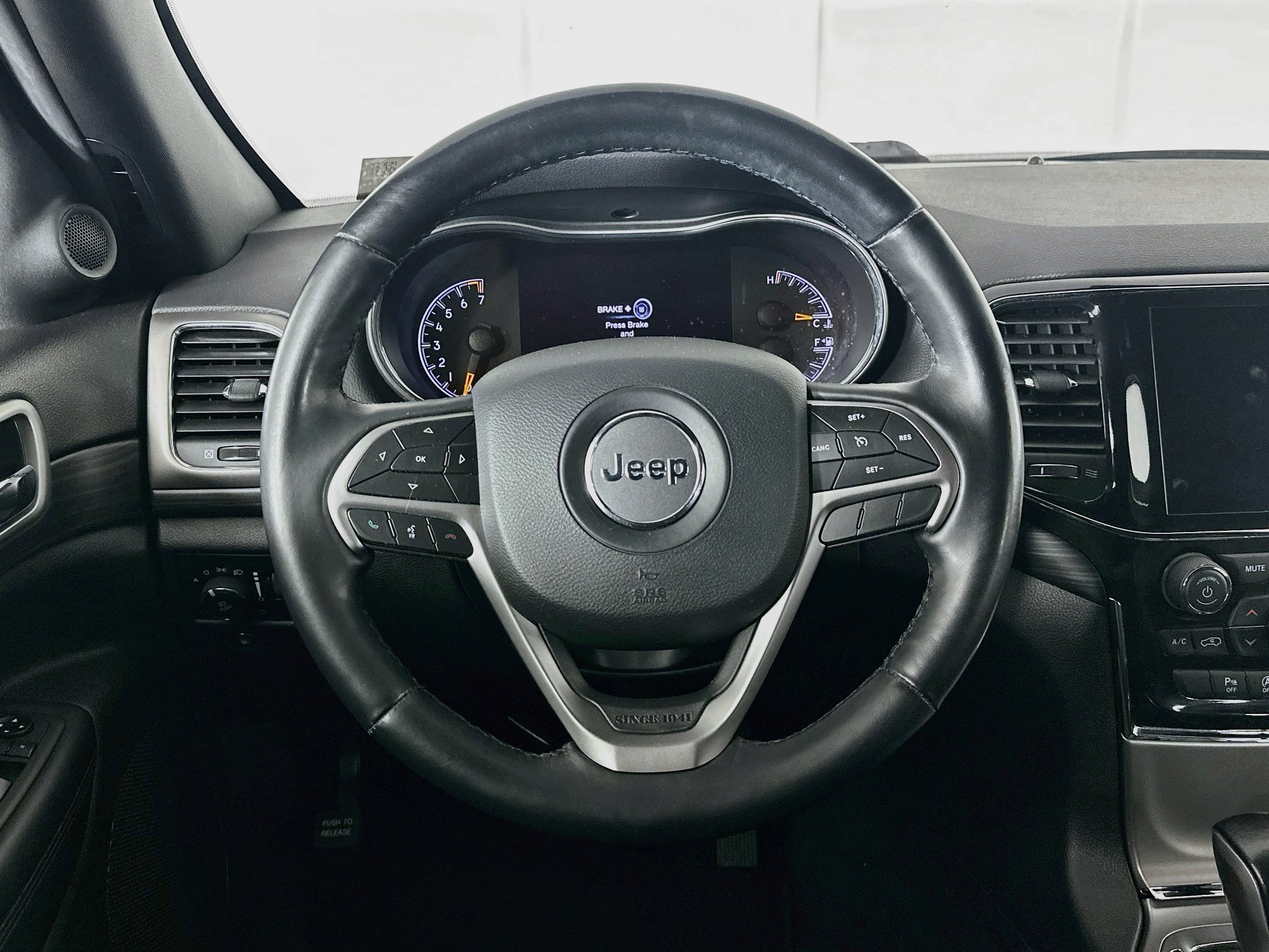 Used 2020 Jeep Grand Cherokee Altitude RWD image 17