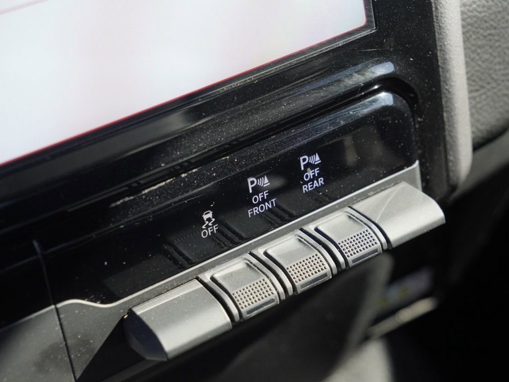 Used 2025 RAM 1500 Laramie image 16