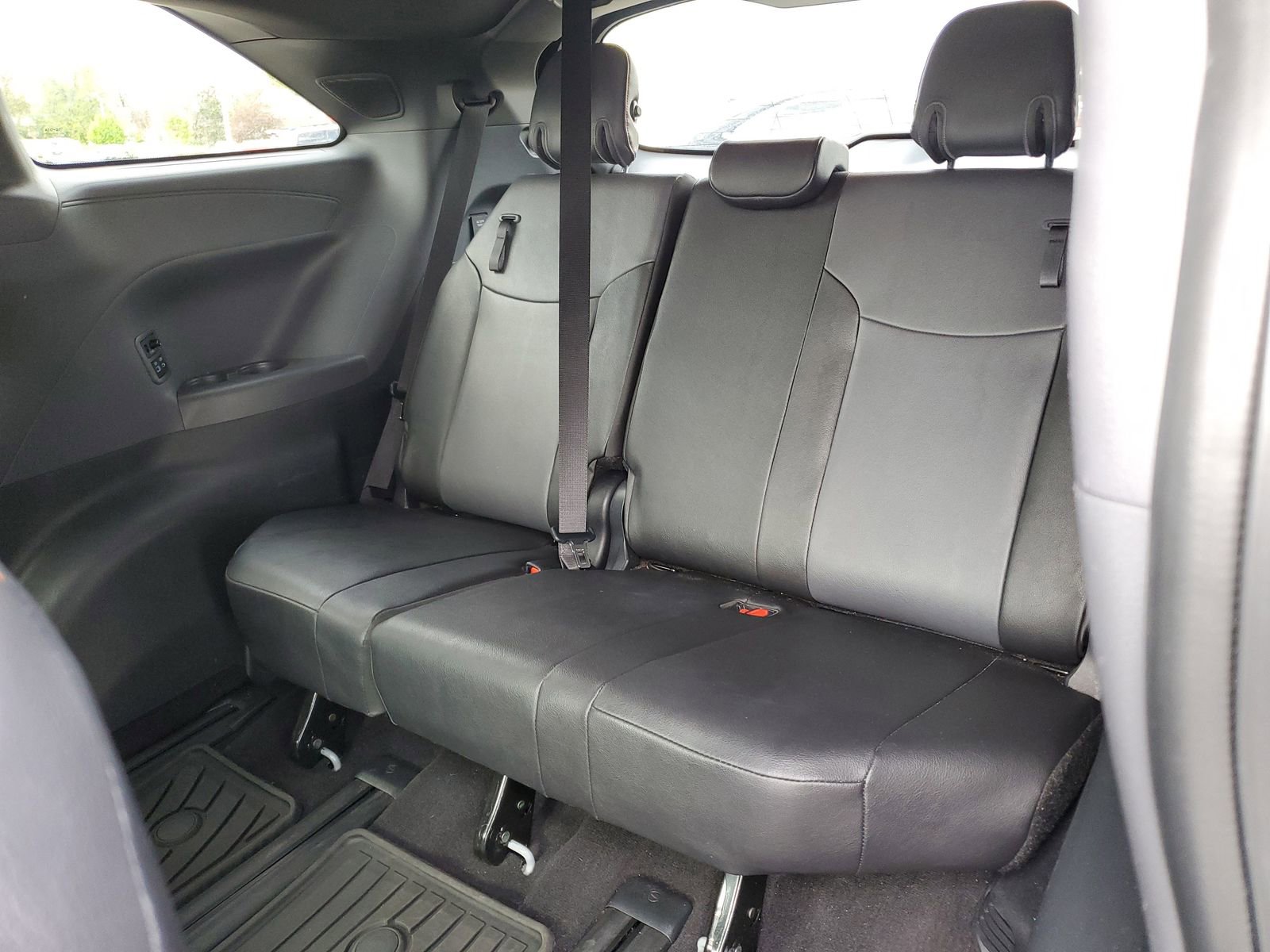 Used 2024 Toyota Sienna XSE image 14