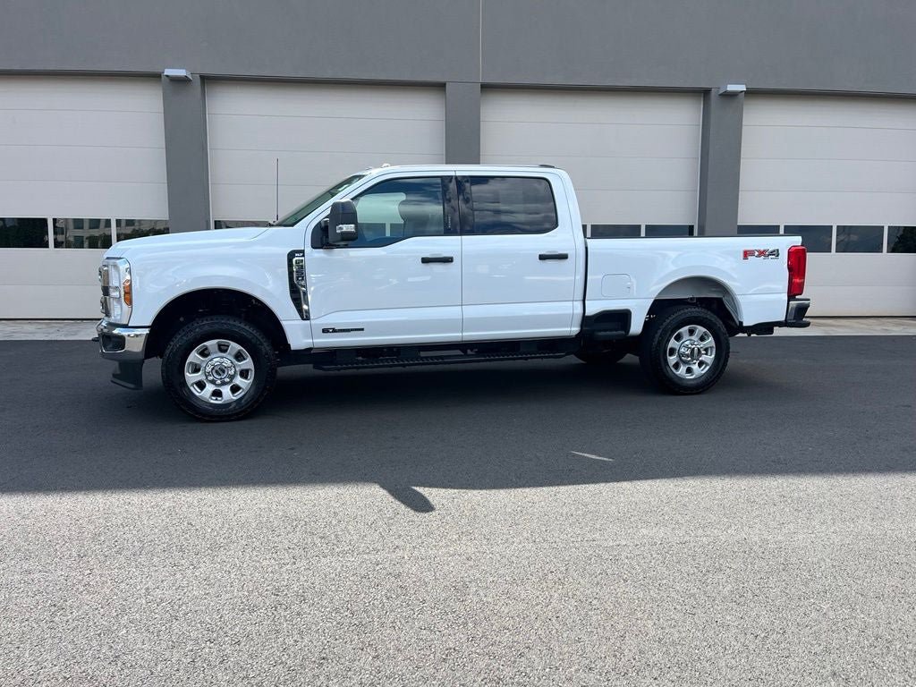 Used 2024 Ford F350 XLT w/ FX4 Off-Road Package AWD/4WD image 4