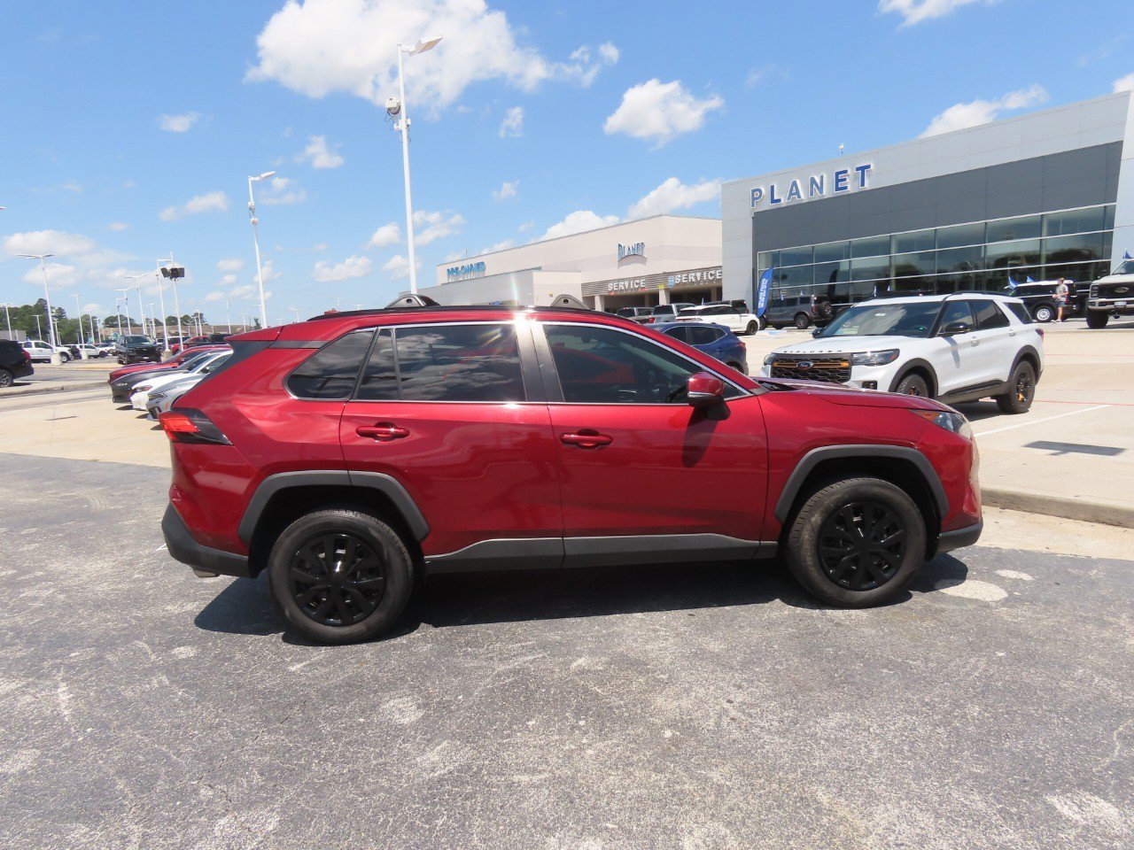 Used 2020 Toyota RAV4 LE FWD image 10