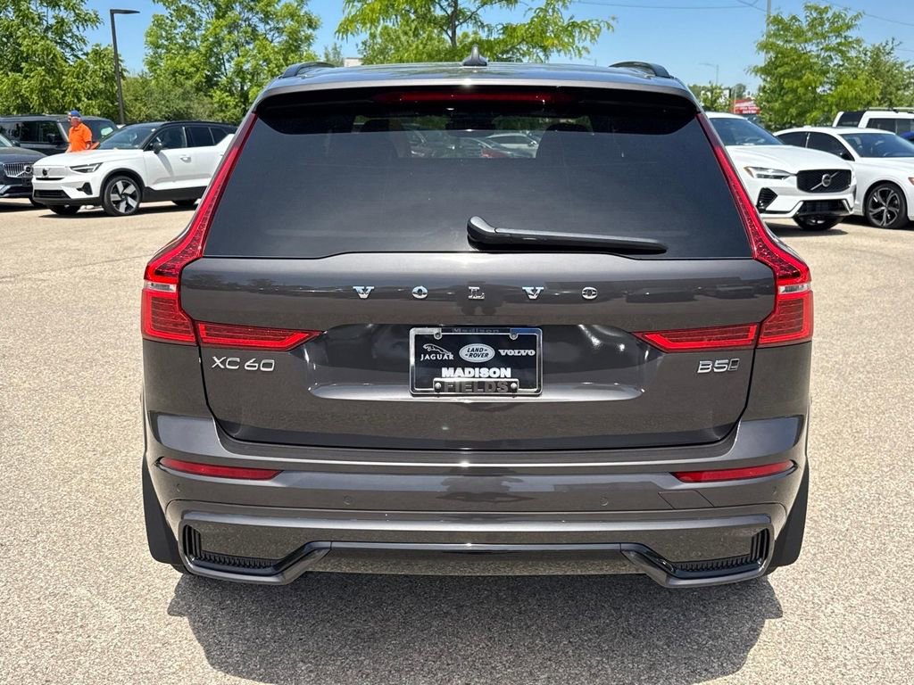 Certified 2025 Volvo XC60 B5 Ultra w/ Climate Package AWD/4WD image 3