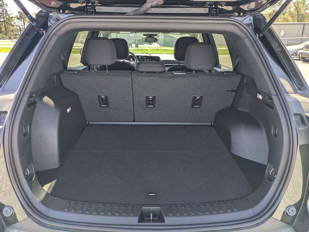 Used 2025 Chevrolet Equinox LT image 13