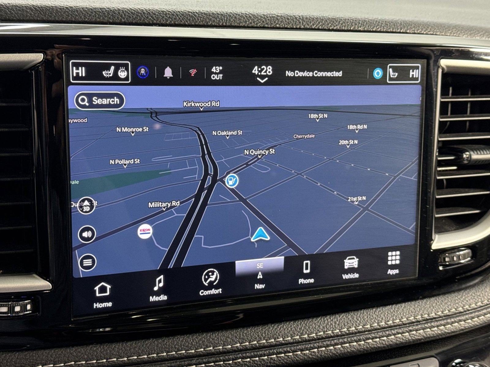 Used 2024 Chrysler Pacifica Select image 24