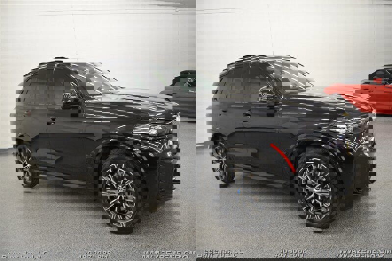 Used 2024 BMW X5 xDrive40i w/ M Sport Package image 7