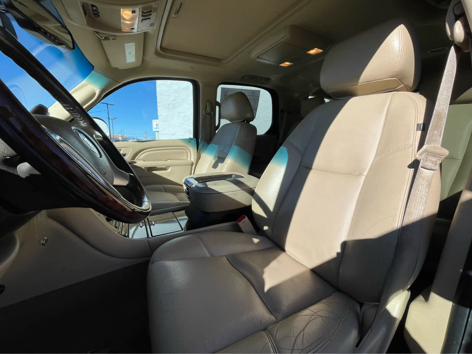 Used 2014 Cadillac Escalade Premium image 21