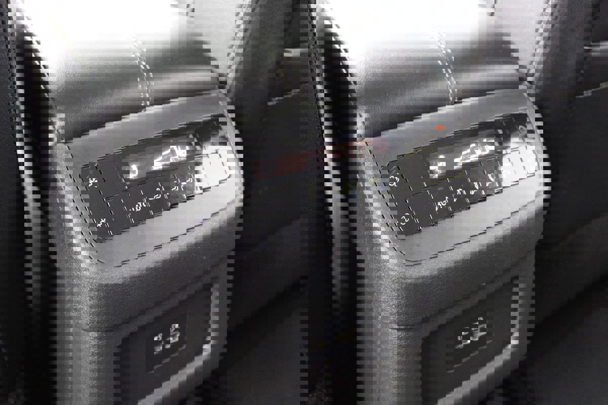 Used 2023 Nissan Pathfinder SL image 30