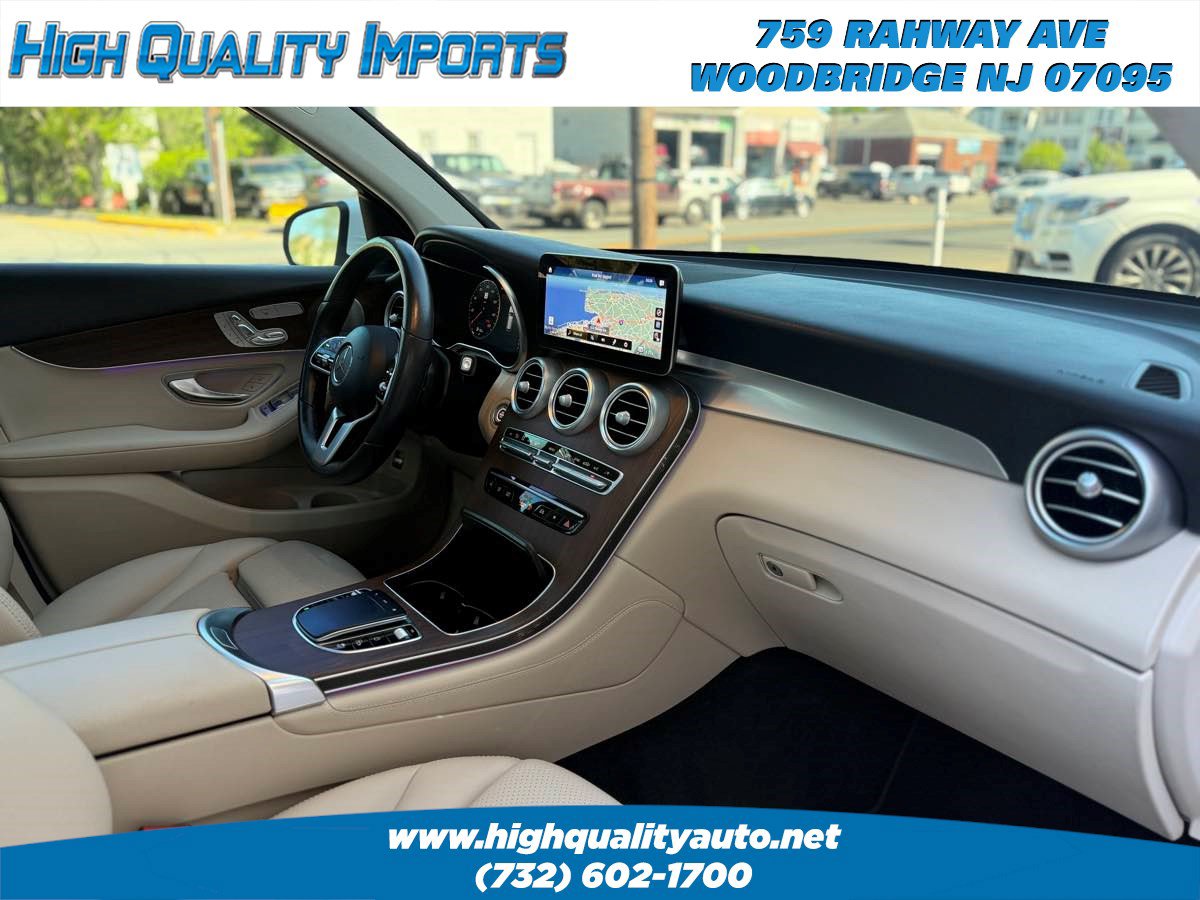 Used 2021 Mercedes-Benz GLC 300 4MATIC w/ Multimedia Package image 40