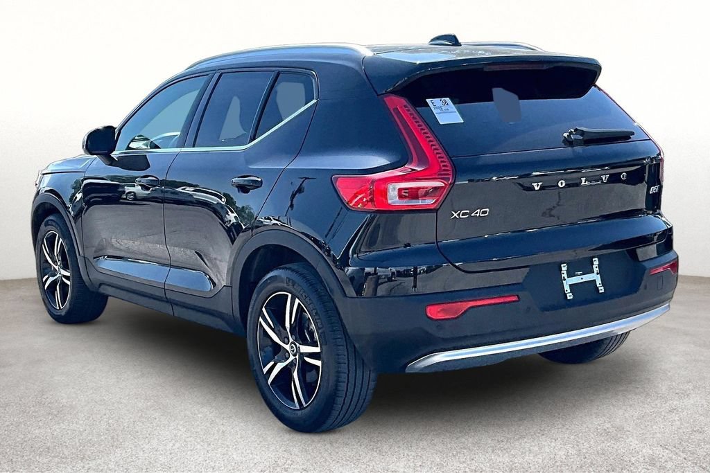 Used 2025 Volvo XC40 B5 Core AWD/4WD image 14