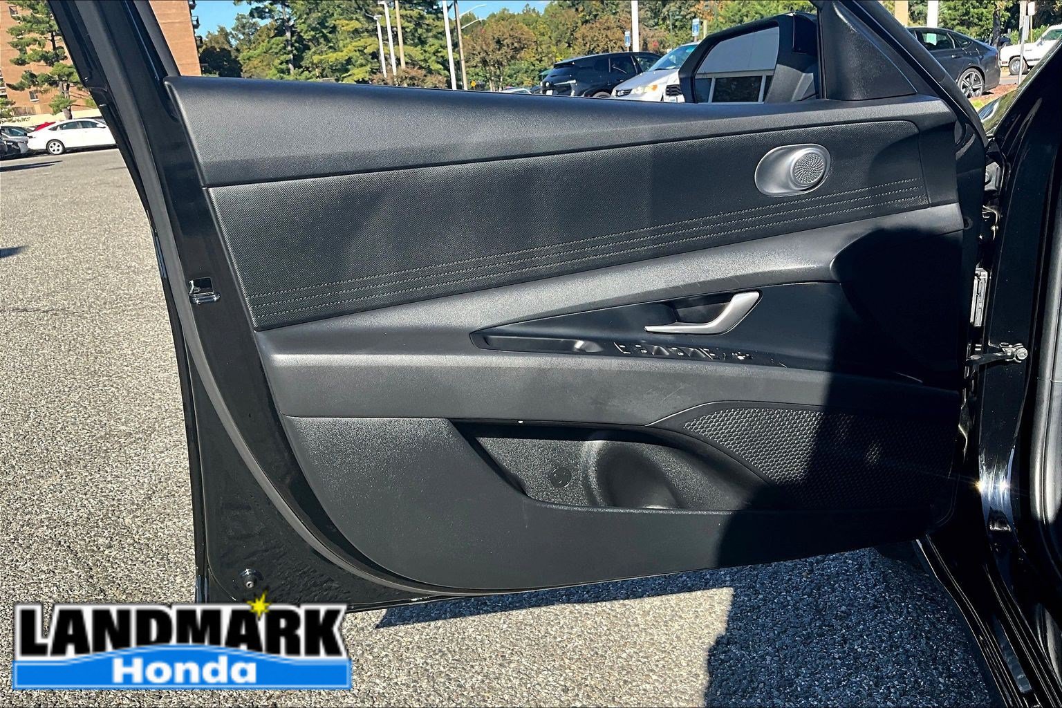 Used 2026 Hyundai Elantra SE FWD image 17