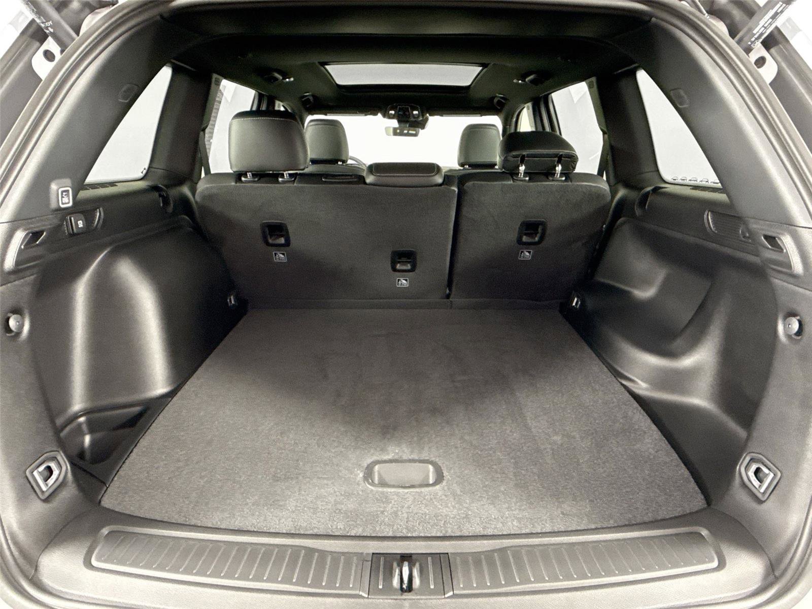 Used 2025 Jeep Grand Cherokee Limited image 37