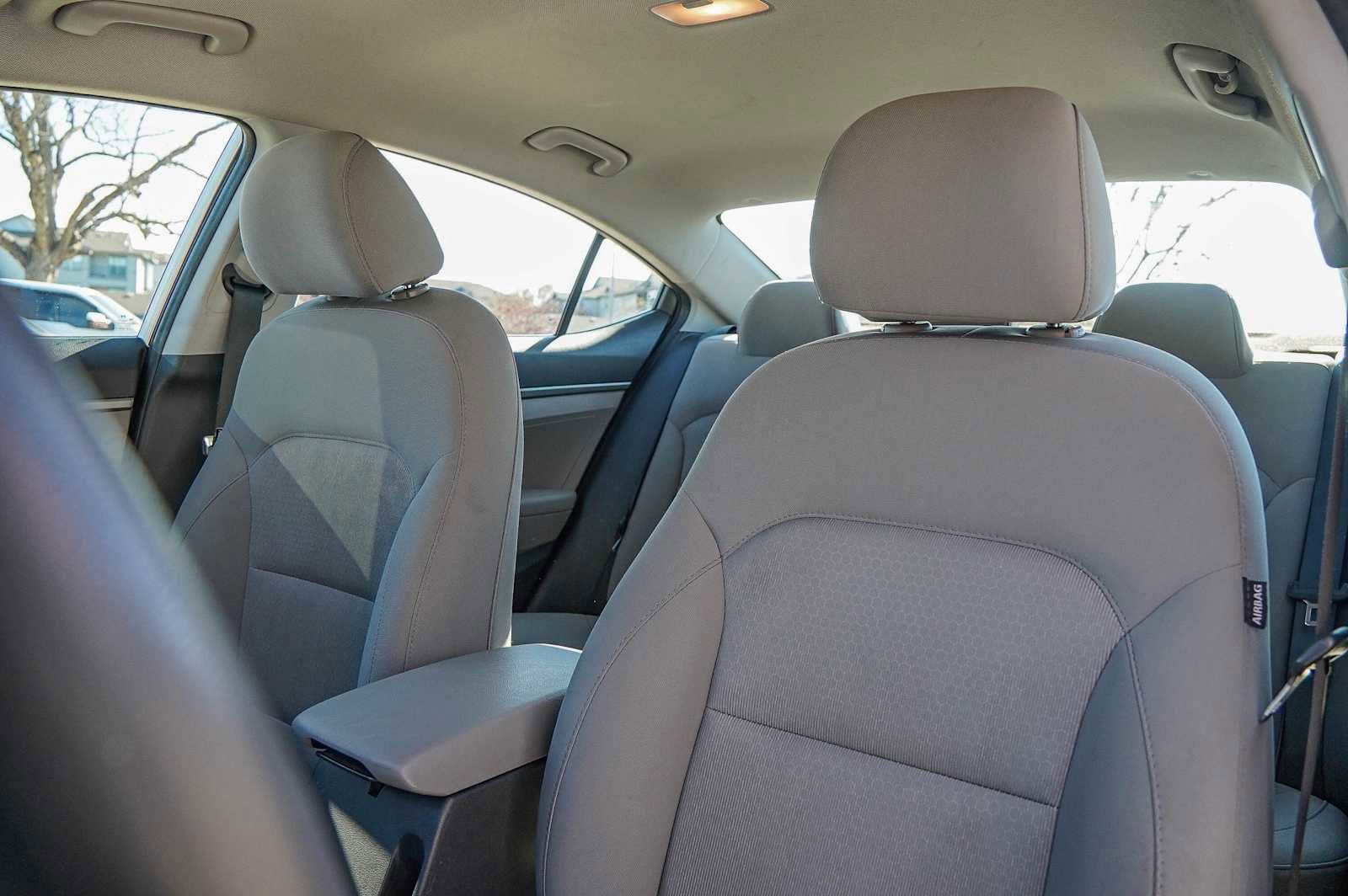 Used 2017 Hyundai Elantra SE image 11