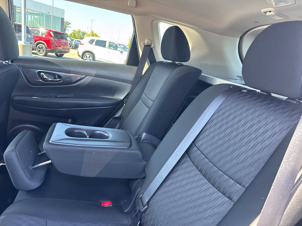Used 2018 Nissan Rogue SV w/ Premium Package AWD/4WD image 28