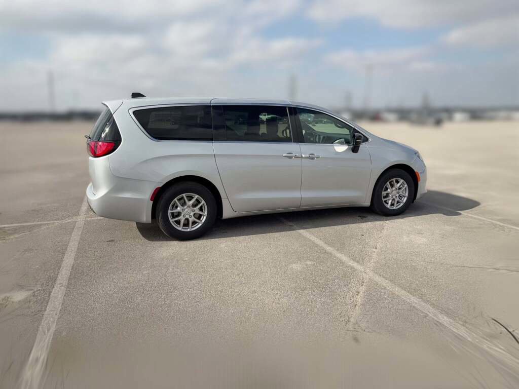 New 2026 Chrysler Voyager LX image 13