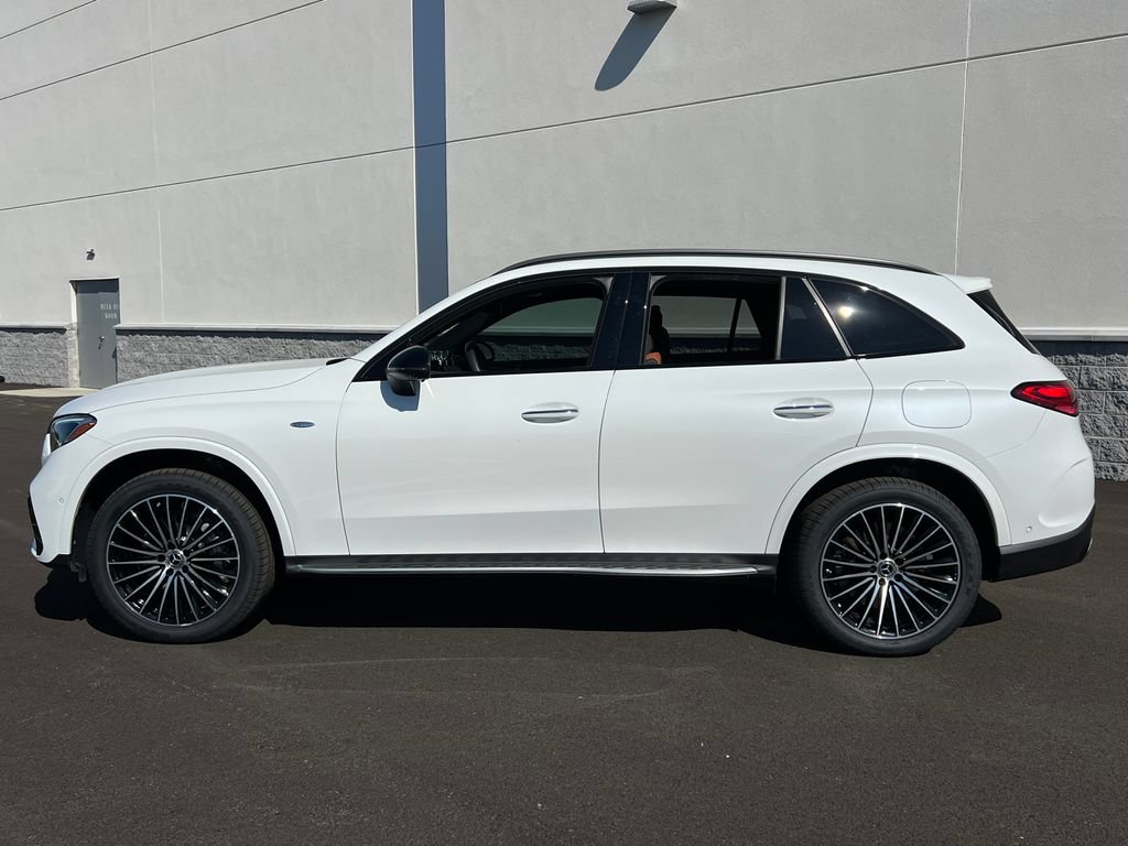 Used 2025 Mercedes-Benz GLC 350e 4MATIC image 4