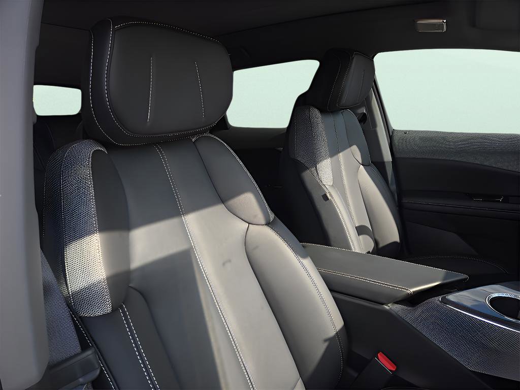 New 2025 Cadillac Optiq Sport 1 AWD/4WD image 30