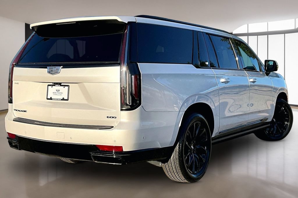 Used 2023 Cadillac Escalade ESV Sport Platinum w/ LPO, ONYX Package AWD/4WD image 2
