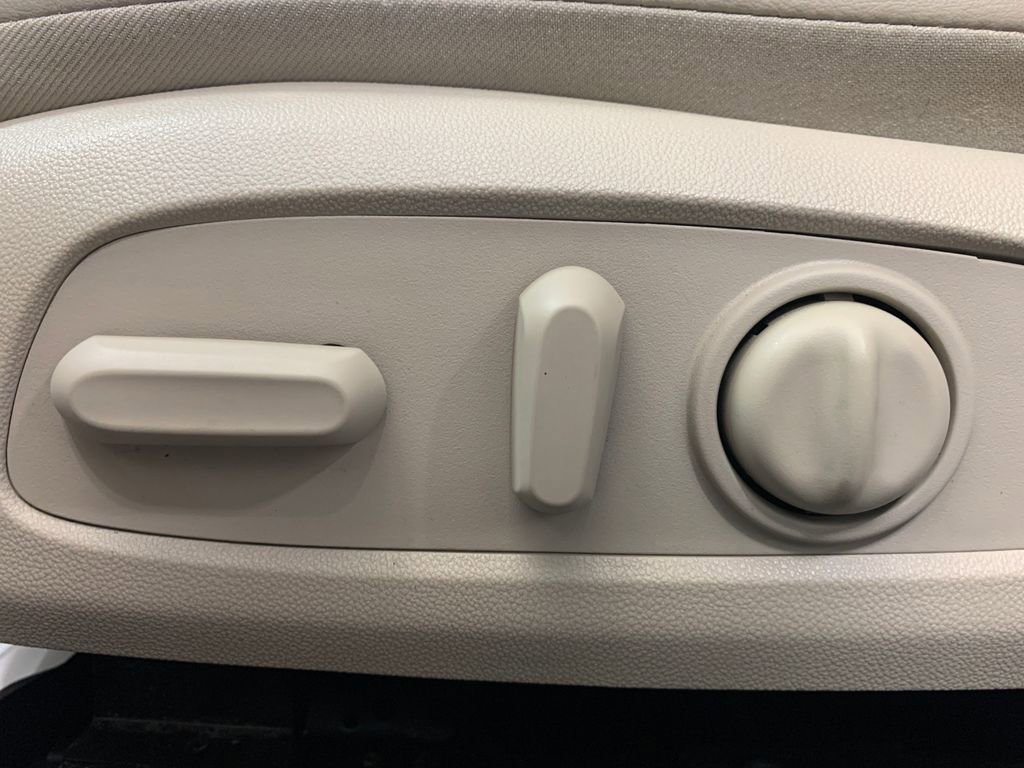 Used 2019 Buick LaCrosse Essence w/ Sun and Shade Package image 5